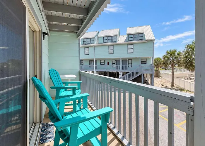 Ocean Reef 402 Steps To & Pool Holiday home