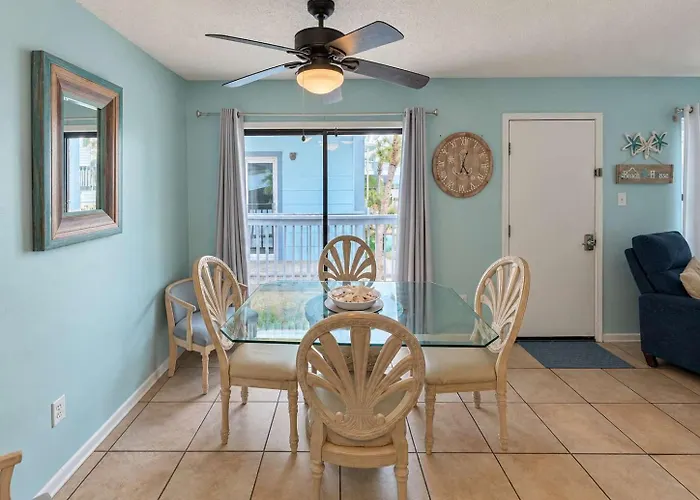 Ocean Reef 402 Steps To & Pool *