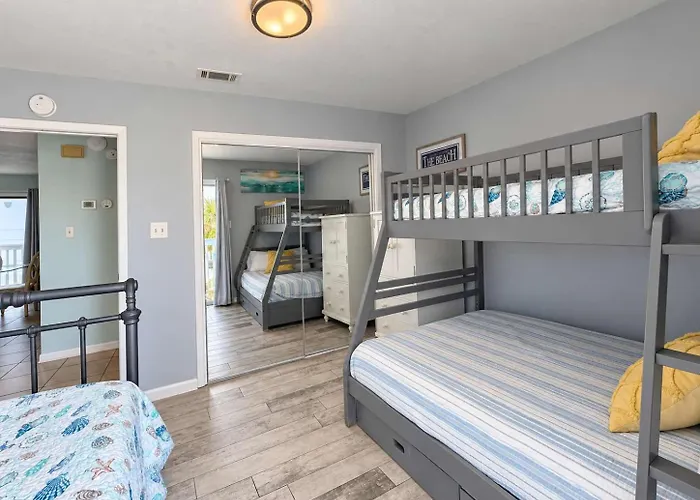 Holiday home Ocean Reef 402 Steps To & Pool