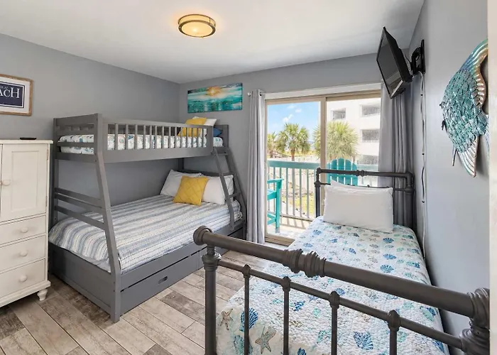 Holiday home Ocean Reef 402 Steps To & Pool *