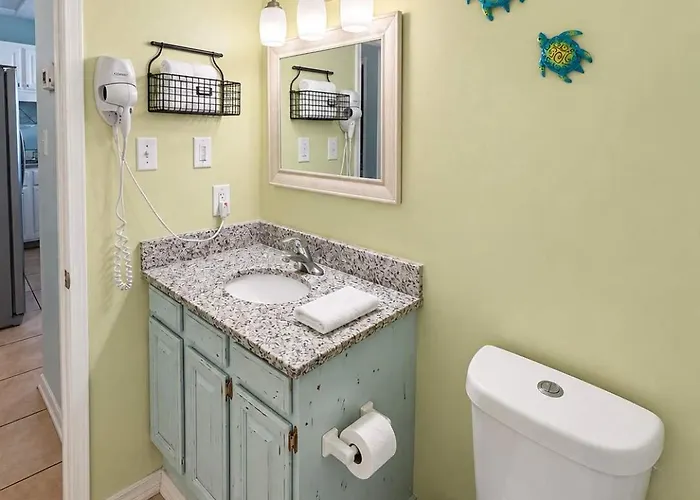 Ocean Reef 402 Steps To & Pool *