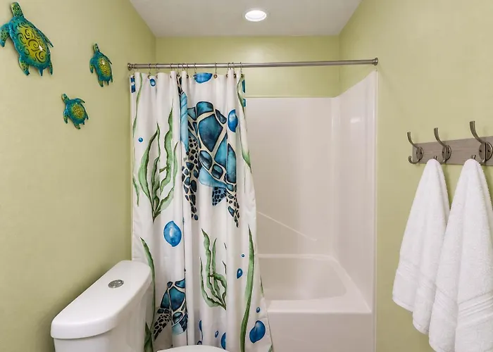 Ocean Reef 402 Steps To & Pool Holiday home *